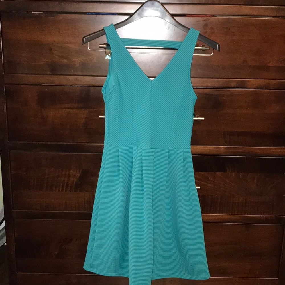 Cute dress!